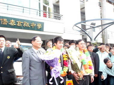 工業科技藝競賽僑泰高中生獲休旅車(圖)