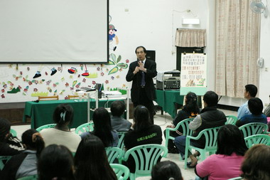 親職教育座談會(圖)