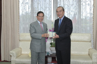 外交部長歐鴻鍊26日前往縣府拜會謝縣長(圖)