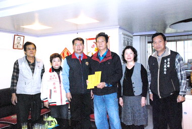 林久翔慰問意外死亡陸軍上士家屬(圖)