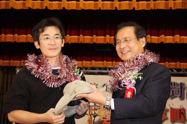 魏德聖在華醫開講對談 勉青年學生築夢圓夢(圖)