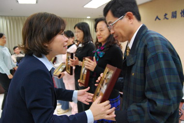 97 年度糖尿病照護品質優良醫療院所頒獎(圖)