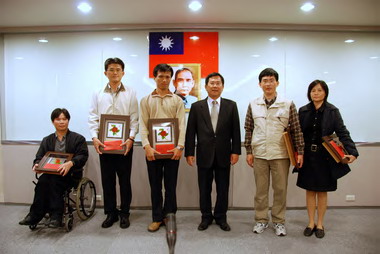 嘉義縣政府97年度卓越服務人員選拔頒獎(圖)