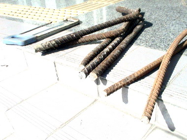 騎車送警政文宣意外查獲竊賊(圖)