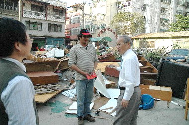 林政則視察清運現場慰勉清潔隊員(圖)