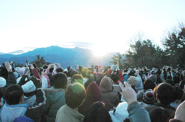 陳明文至阿里山迎接2009年第一道曙光(圖)