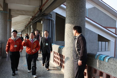 98年度國民中小學校長及主任甄試(圖)