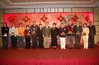 新竹市98年關懷獨居老人圍爐聚餐(圖)