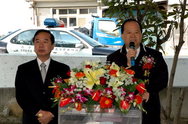 鄭永金主持道路拓寛工程啟用典禮(圖)