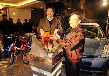 周錫瑋搬出四億等您來北縣消費拿大獎(圖)