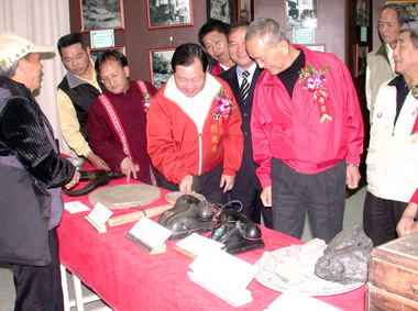 南庄遊客中心揭牌 原民歌舞迎賓(圖)