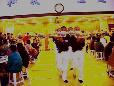 慈濟舉辦感恩圍爐(圖)