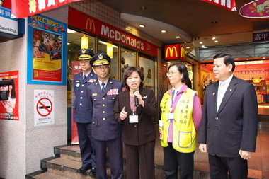 菸害新法即將上路黃敏惠查訪提醒業者(圖)