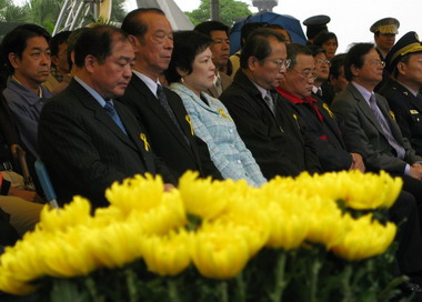 基隆市長張通榮主持二二八追悼儀式(圖)