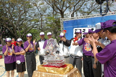 清大己丑梅工熱鬧開幕(圖)