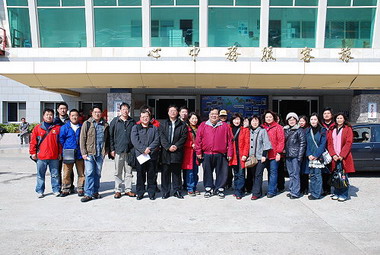 兩馬同春鬧元宵地區表演團啟程(圖)