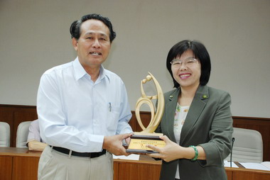 曹啟鴻推動屏東志工倍增考核成績亮眼(圖)