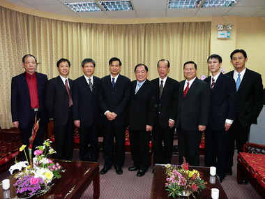 張通榮接見寧波市副主委(圖)