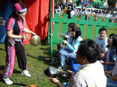教育暖風吹貢寮紙風車歡樂轉動(圖)