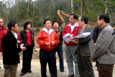 會勘銅鑼鄉70份桐花公園樂活主題公園進度(圖)