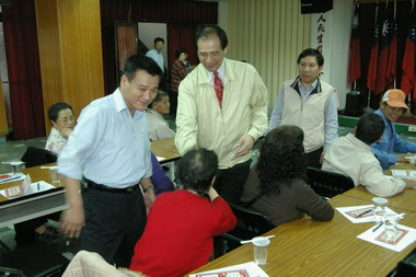 張志明前往新秀地區農會召開座談會(圖)