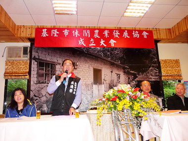 張通榮為休閒農業發展協會加油(圖)