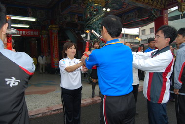嘉義市中小學聯合運動會聖火傳遞(圖)