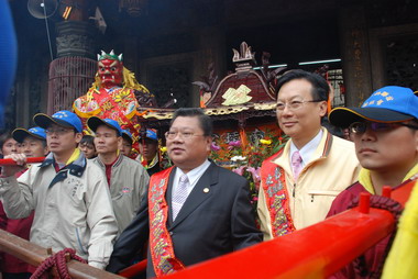 彰化南瑤宮會媽笨港會香(圖)