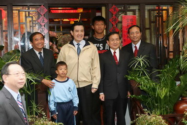 總統邀宴總統教育獎得獎同學(圖)