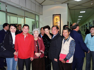 張通榮參與警察局邱麗卿水墨展開幕(圖)