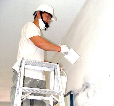 中國經商失敗回國當油漆工(圖)