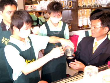 高縣成立慈暉商店幫助學子踏入職場(圖)