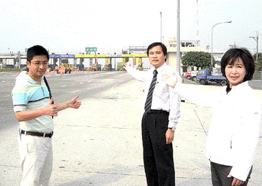 彰縣立委舉行「埤頭鄉」告示牌加掛儀式(圖)