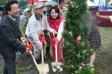 台東縣98年植樹節千人植樹活動(圖)