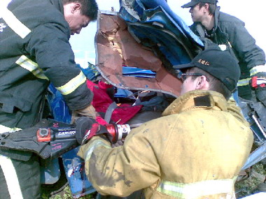 中山高發生車輛對撞車禍(圖)