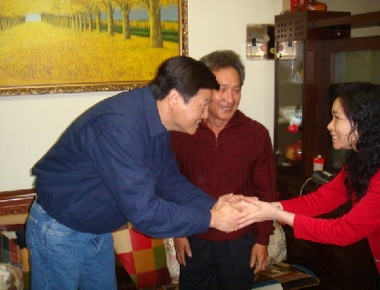 縣長慰問徵兵體檢途中車禍身故役男家屬(圖)