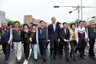 中壢市龍東路今天通車(圖)