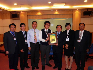 青年節活動籌備委員拜會張通榮(圖)