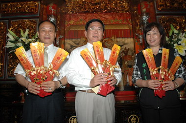 嘉縣各界隆重歡迎大甲媽進香團的到來(圖)