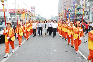 蘇治芬恭迎白沙屯媽聖駕(圖)