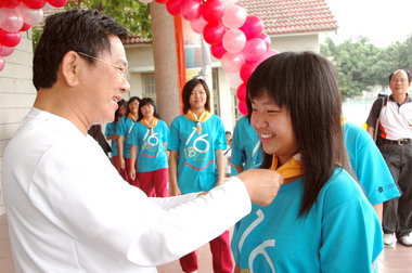 嘉縣舉辦單車成年禮活動(圖)