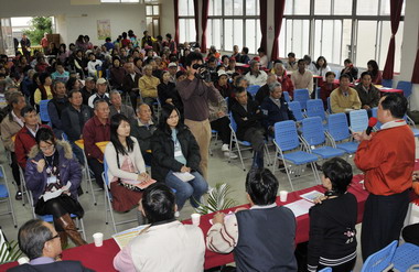 縣府溫馨關懷列車開往三灣(圖)