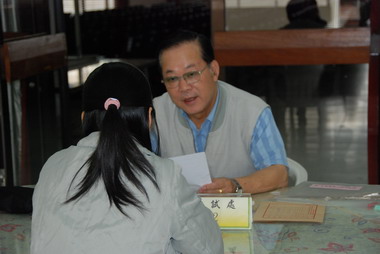 外籍配偶歸化國籍測試人數逐年減少(圖)