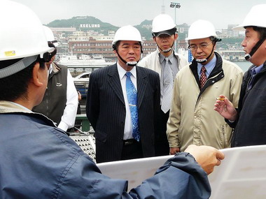 張通榮視察工程提供市民休閒遊憩空間(圖)