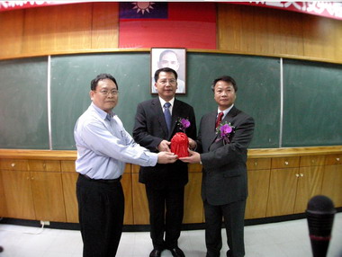 代理竹南鎮長宣誓就職及交接典禮(圖)