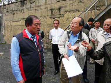 張通榮會勘七堵民眾陳情案(圖)