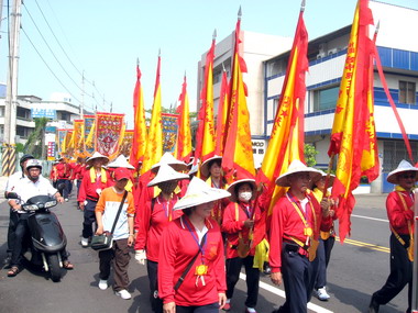 朝仁宮祈福參香活動(圖)