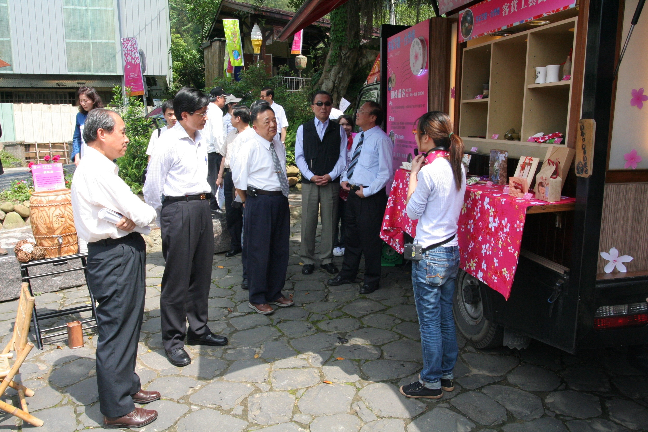 桐花四月天  監察委員訪視客委會業務(圖)