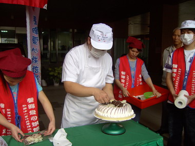 聲暉愛心烘培屋蛋糕發表會(圖)