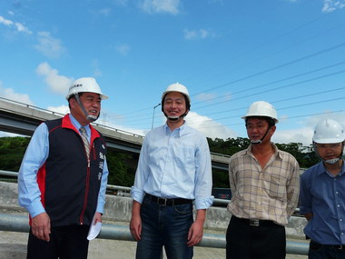 張通榮會勘萬瑞快速道路深澳坑匝道工程(圖)